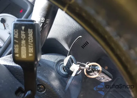 2005 Toyota Corolla Ce/Le/S из США, поврежденный, VIN 1NXBR32E95Z370481